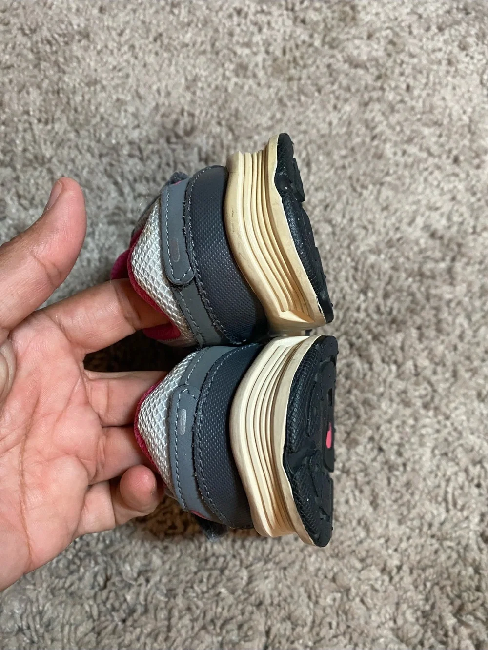Nike Pillar TECH basketball Toddler Gray and Pink Velcro Sneakers size 4C